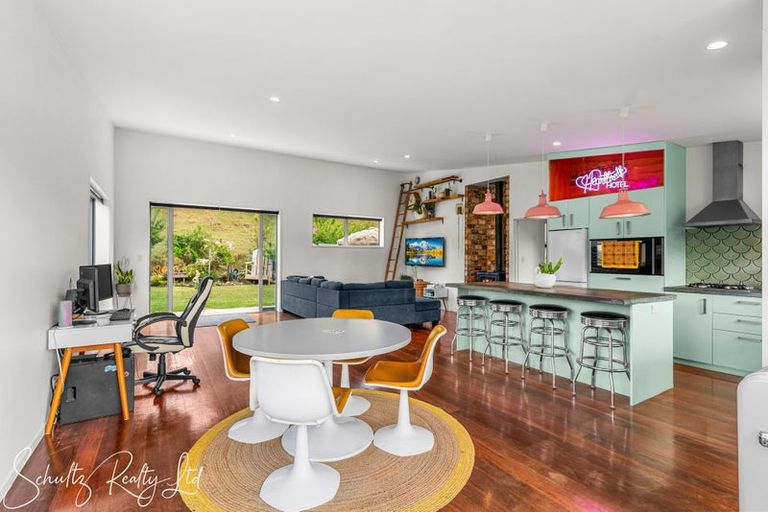 Photo of property in 37 Willow Lane, Maungaturoto, 0588