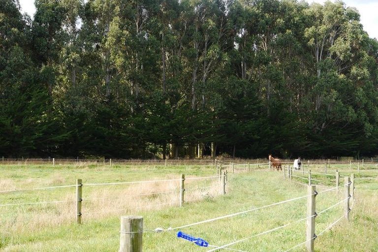 Photo of property in 37 Goodwood Road, Goodwood, Palmerston, 9481