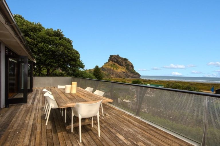 Photo of property in 87 Marine Parade North, Piha, 0772