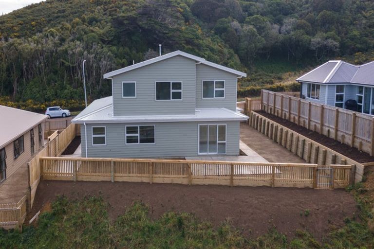 Photo of property in 70 Farnworth Terrace, Glenside, Wellington, 6037