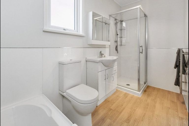 Photo of property in 7 Glendevon Place, Vauxhall, Dunedin, 9013