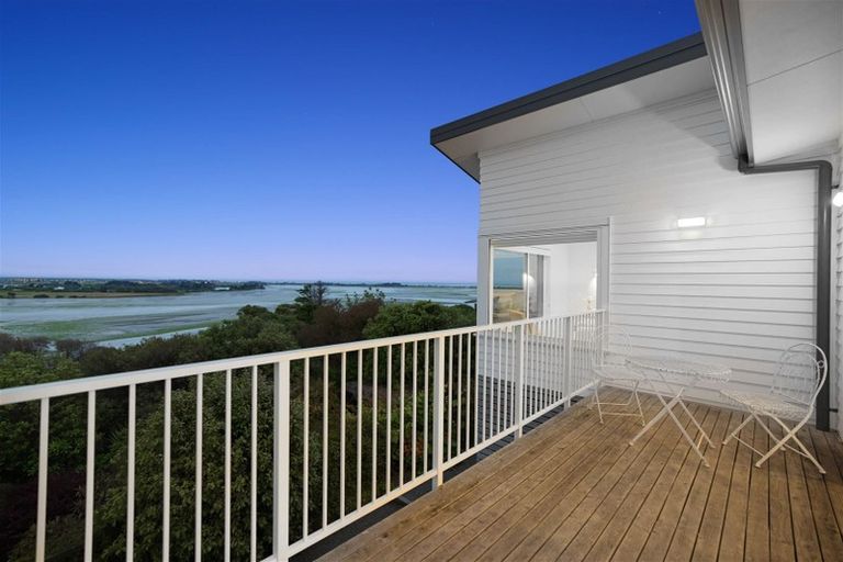 Photo of property in 43 Saint Andrews Hill Road, Mount Pleasant, Christchurch, 8081