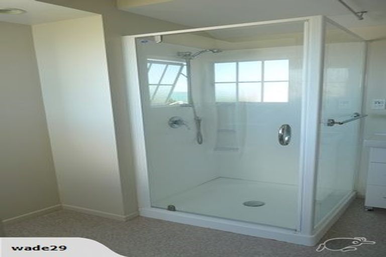 Photo of property in 50 Wade River Road, Stanmore Bay, Whangaparaoa, 0932