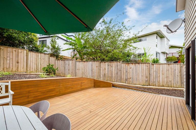 Photo of property in 7d Kerria Place, Sunnynook, Auckland, 0620