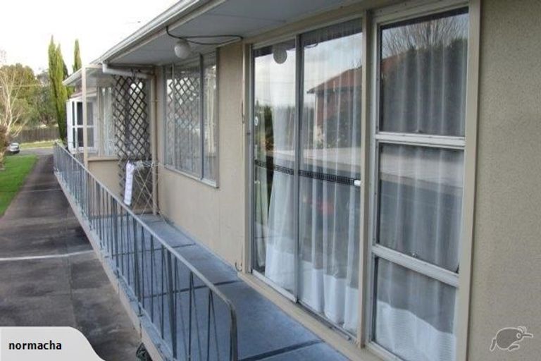 Photo of property in 3/20 Parkhill Road, Mellons Bay, Auckland, 2014