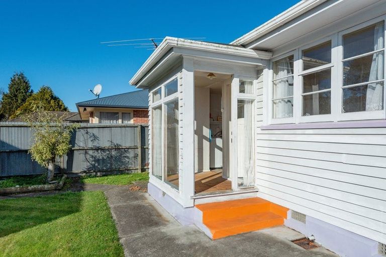 Photo of property in 2/102 Yaldhurst Road, Sockburn, Christchurch, 8042