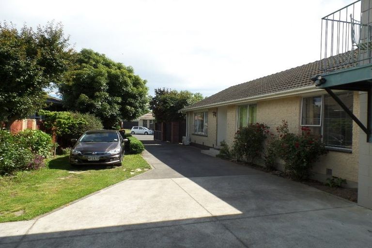 Photo of property in 17 Mckellar Place, Hornby, Christchurch, 8042