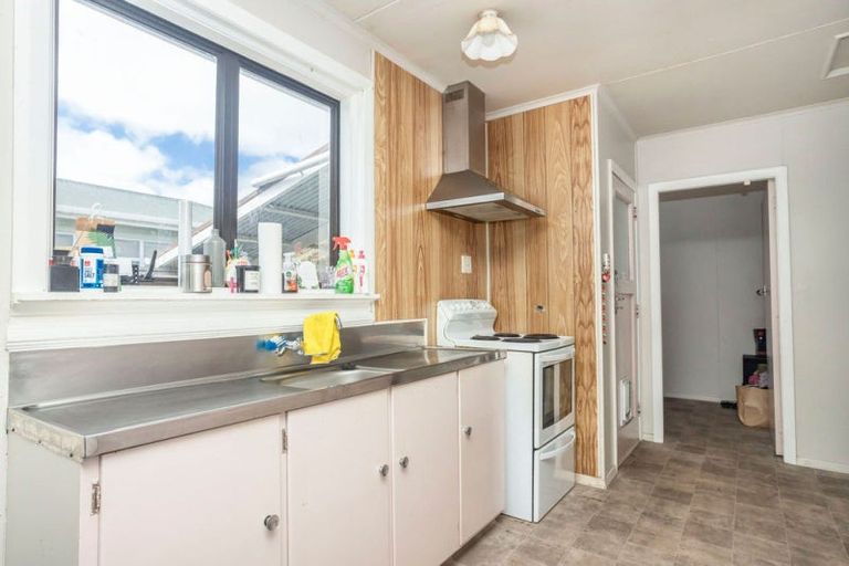 Photo of property in 56 Tennyson Street, Dannevirke, 4930