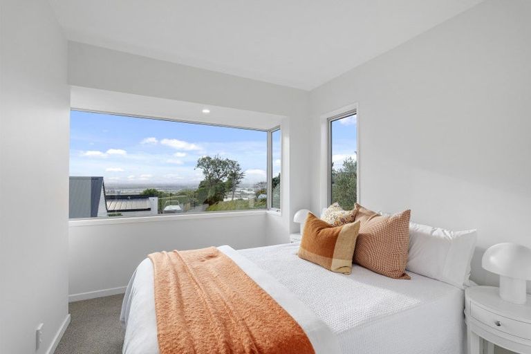 Photo of property in 283 Cannon Hill Crescent, Mount Pleasant, Christchurch, 8081