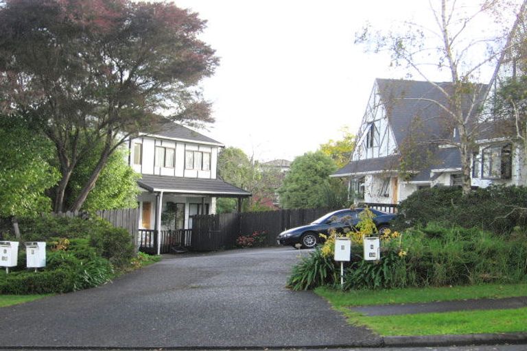 Photo of property in 4/14 Sandgate Avenue, Botany Downs, Auckland, 2010