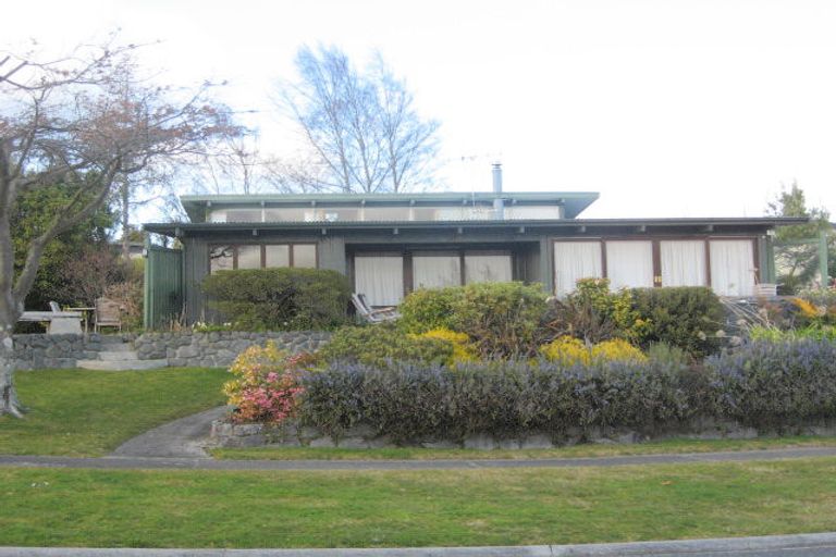 Photo of property in 28 Pokaka Crescent, Wharewaka, Taupo, 3330