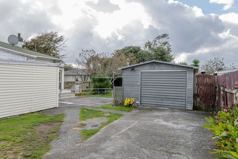 Photo of property in 2 Weraroa Road, Levin, 5510
