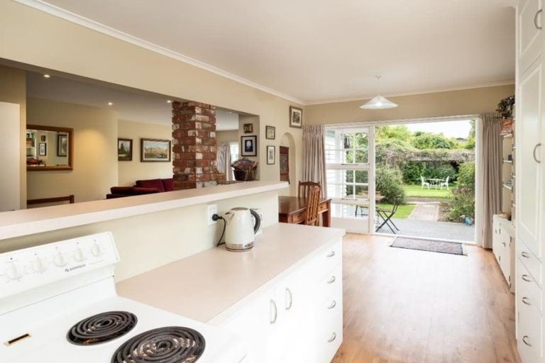 Photo of property in 2/49 Ashgrove Terrace, Somerfield, Christchurch, 8024