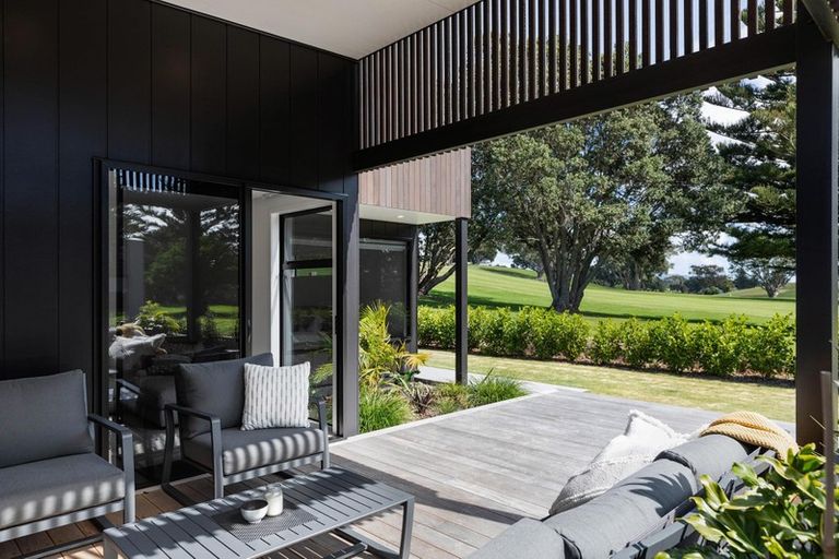 Photo of property in 25 Kotare Drive, Waiwhakaiho, New Plymouth, 4312