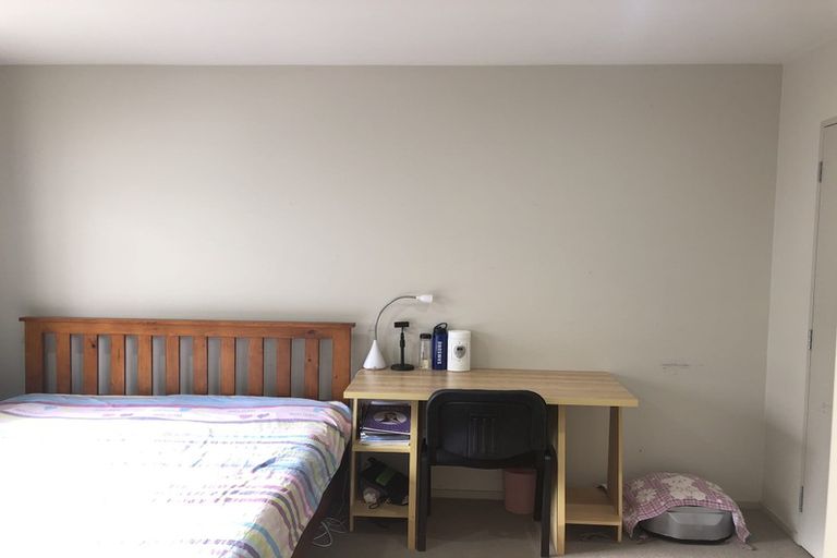 Photo of property in 18a Grenada Avenue, Forrest Hill, Auckland, 0620