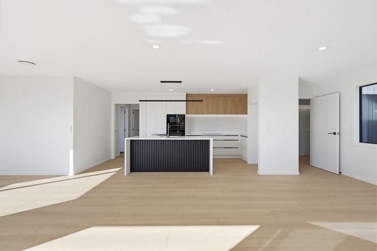 Photo of property in 8a Cedar Terrace, Stanmore Bay, Whangaparaoa, 0932