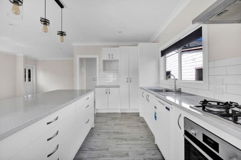 Photo of property in 11 Orlando Street, Stratford, 4332