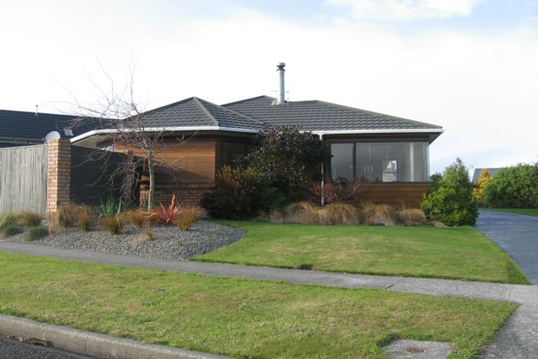 Photo of property in 18 Ruapehu Drive, Fitzherbert, Palmerston North, 4410