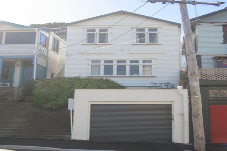 Photo of property in 18 Hawker Street, Mount Victoria, Wellington, 6011