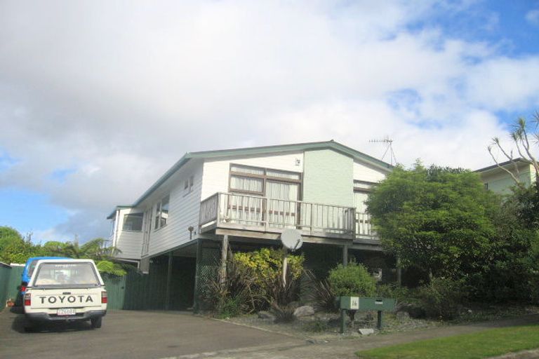 Photo of property in 16 Panorama Grove, Harbour View, Lower Hutt, 5010
