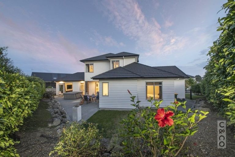 Photo of property in 1 Tauwaka Crescent, Riverhead, 0820