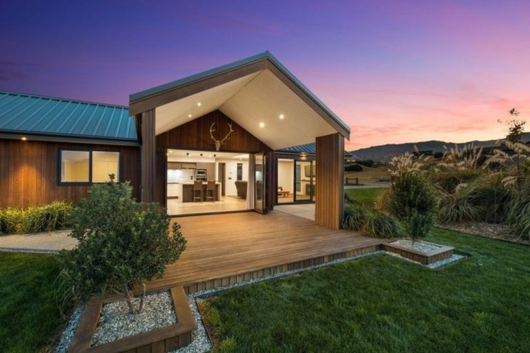 Photo of property in 18 Mount Linton Avenue, Wanaka, 9305