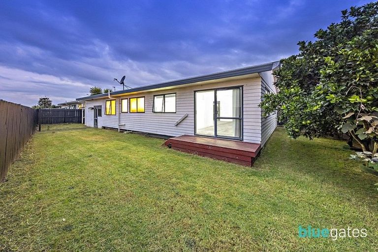 Photo of property in 28 Barneys Farm Road, Clendon Park, Auckland, 2103