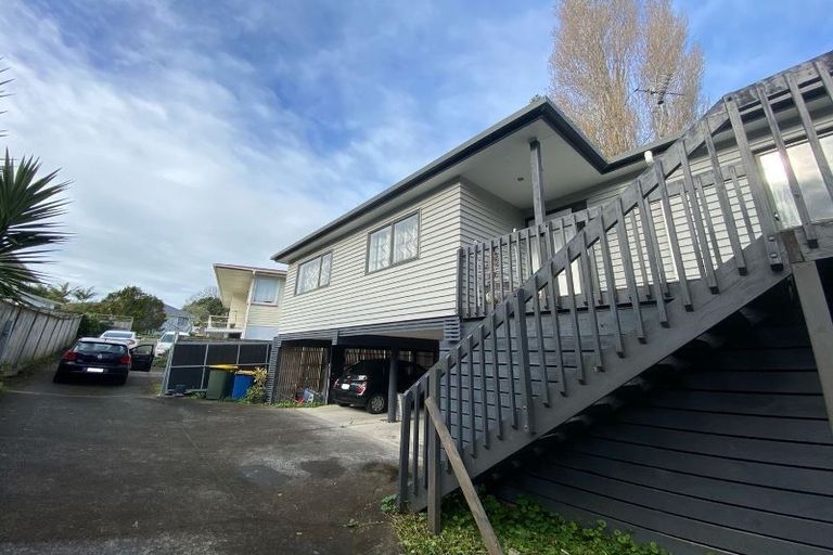 Photo of property in 2/123 Bruce Road, Glenfield, Auckland, 0629