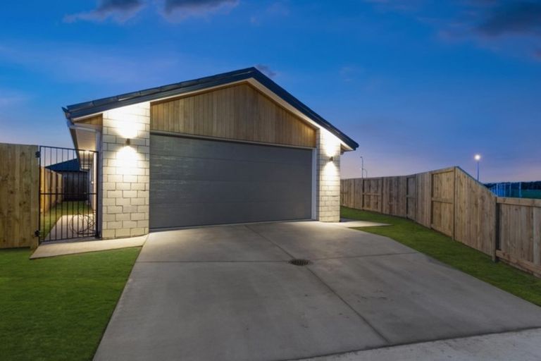 Photo of property in 17 Monaro Place, Papamoa, 3118