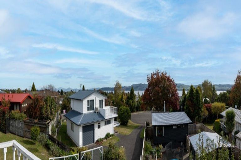 Photo of property in 12 Normand Place, Richmond Heights, Taupo, 3330