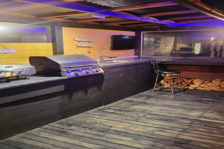 Photo of property in 69 Coopers Road, Dallington, Christchurch, 8061