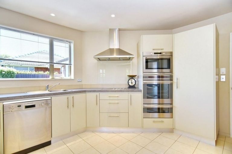 Photo of property in 45 Wilsons Road, Saint Martins, Christchurch, 8022