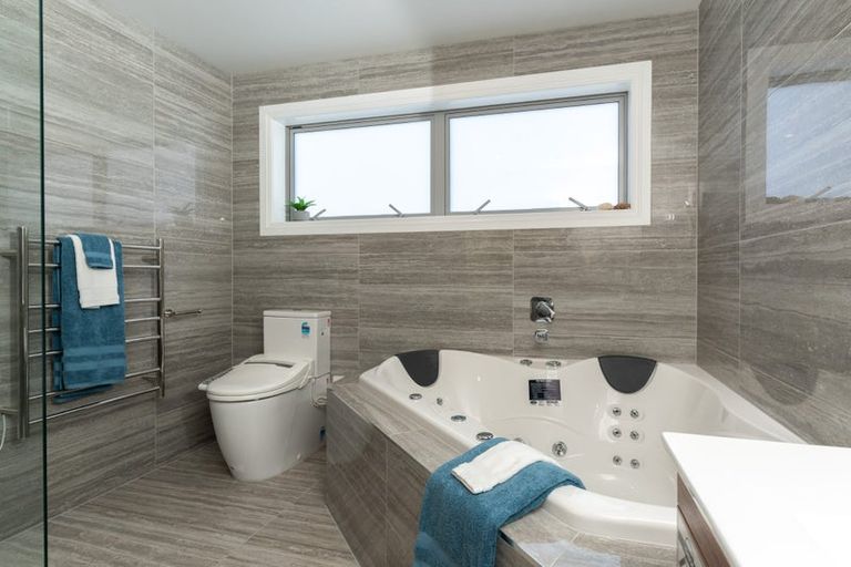 Photo of property in 22 Farnworth Terrace, Churton Park, Wellington, 6037