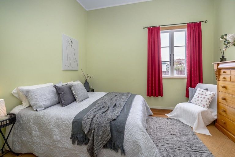 Photo of property in 43 Waite Street, Featherston, 5710