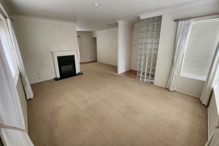 Photo of property in 2/12 Nakhle Place, Manurewa, Auckland, 2105