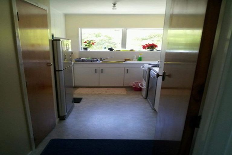 Photo of property in 45a Edgecombe Street, Newlands, Wellington, 6037