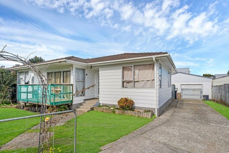 Photo of property in 14 Bedlington Avenue, Manurewa, Auckland, 2102
