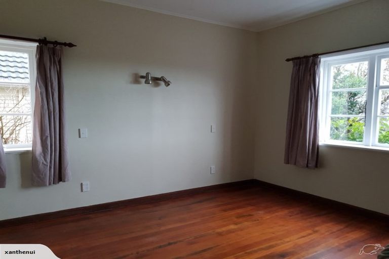 Photo of property in 31 Jackson Street, College Estate, Whanganui, 4500