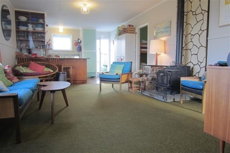 Photo of property in 32 Rua Avenue, Waitarere Beach, Levin, 5510