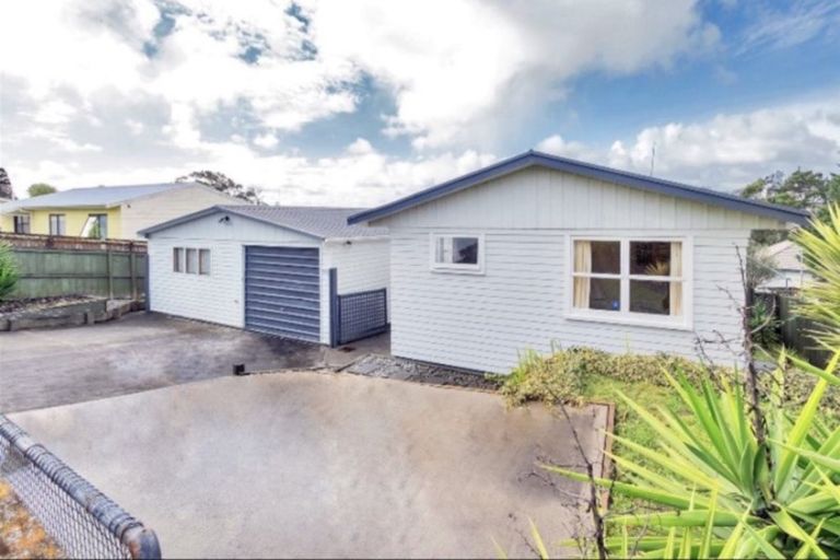 Photo of property in 20 Riserra Drive, Ranui, Auckland, 0612