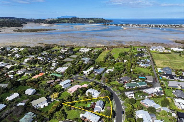 Photo of property in 11 Waimanu Place, Point Wells, Warkworth, 0986