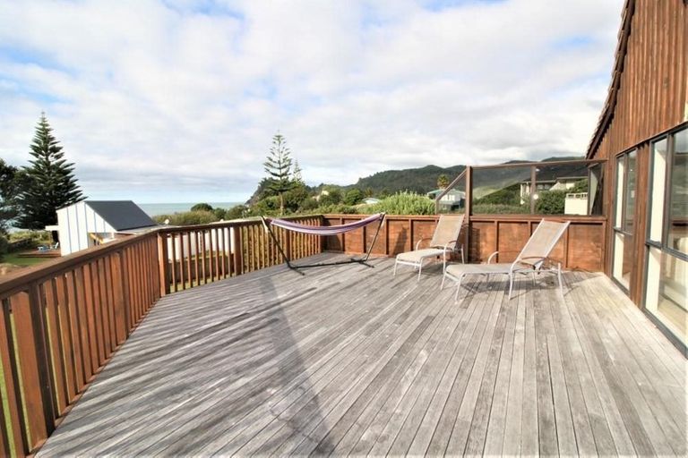 Photo of property in 11 Kon Tiki Road, Whiritoa, Whangamata, 3691