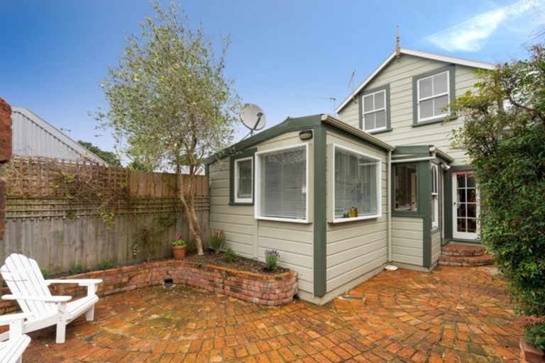 Photo of property in 8 Saint Mary Street, Thorndon, Wellington, 6011