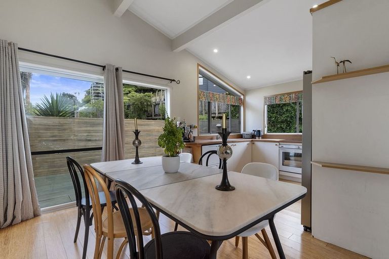 Photo of property in 3 Reynolds Place, Torbay, Auckland, 0630