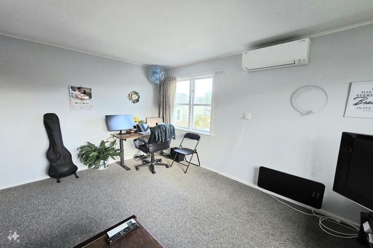 Photo of property in 84 Tiber Street, Island Bay, Wellington, 6023