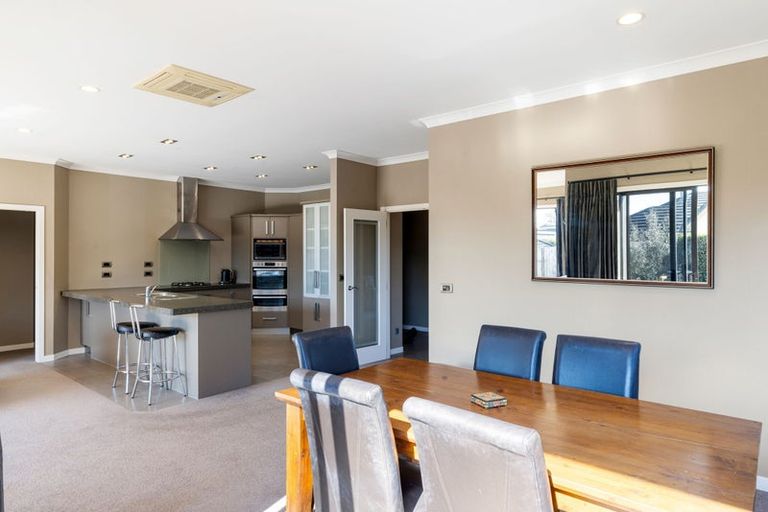 Photo of property in 20 Gibbston Close, Huntington, Hamilton, 3210