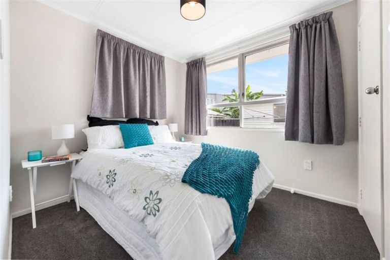 Photo of property in 8 Blake Road, Mangere East, Auckland, 2024