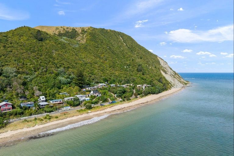 Photo of property in 53 Makorori Beach Road, Makorori, Gisborne, 4073