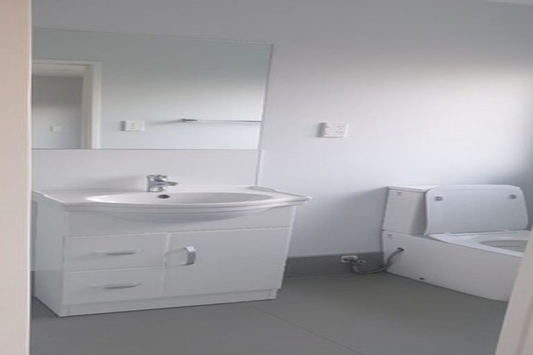 Photo of property in 1/25 Kennington Drive, Clendon Park, Auckland, 2103