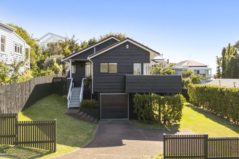 Photo of property in 215 Victoria Road, Devonport, Auckland, 0624